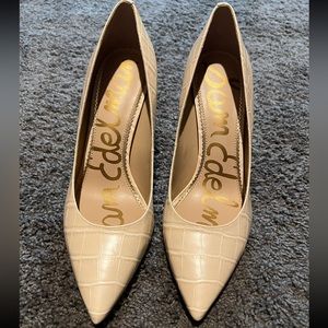 Cream crocodile Sam Edelman pumps